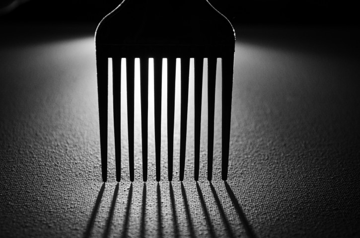 The comb. Assignment 3. Playing with light and shadows