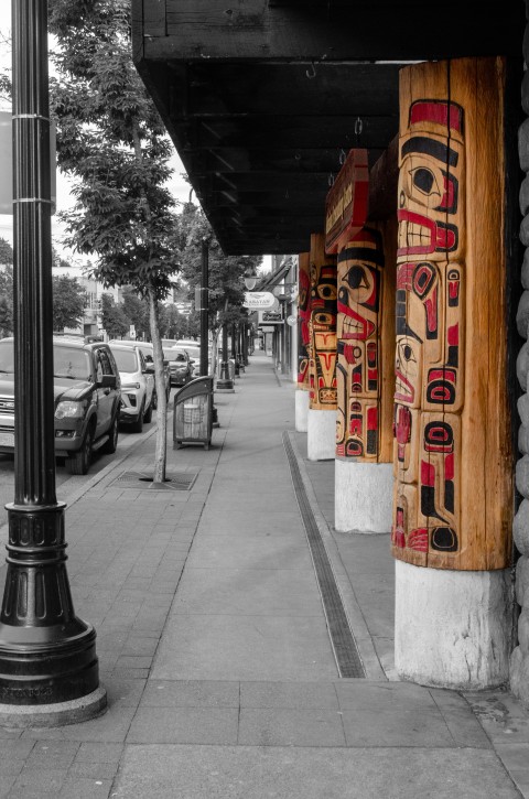 Guardians of the street. Class Activity 6. Urban landscapes and street photography